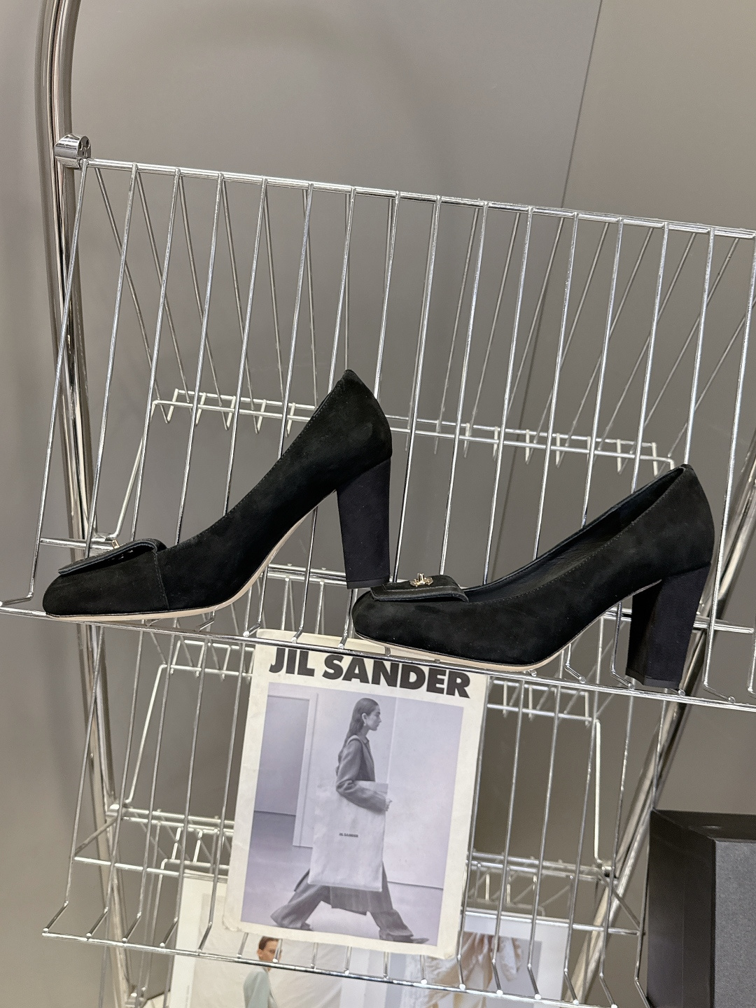 香奈儿CHANEL春夏最新款粗跟时装鞋 超多网红时尚博主种草 高级感舒适，配女神们的半身裙，不规则的方头