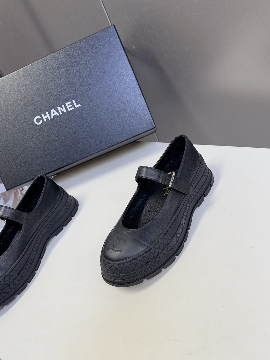 Chanel香奈儿2026春夏最新款厚底玛丽珍鞋 超多明星网红种草 第一眼感觉有点笨笨的 穿上才发现是我