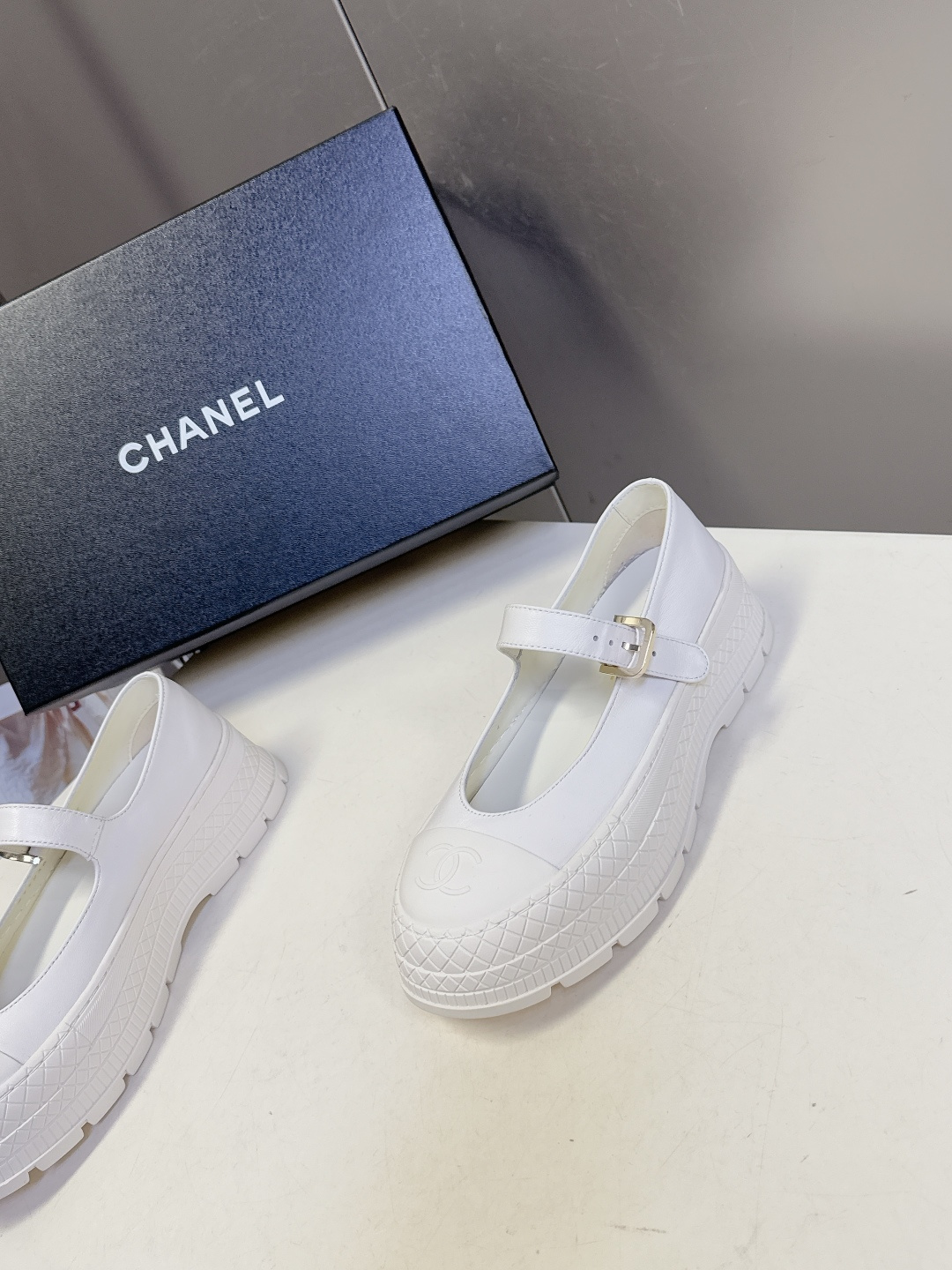 Chanel香奈儿2026春夏最新款厚底玛丽珍鞋 超多明星网红种草 第一眼感觉有点笨笨的 穿上才发现是我