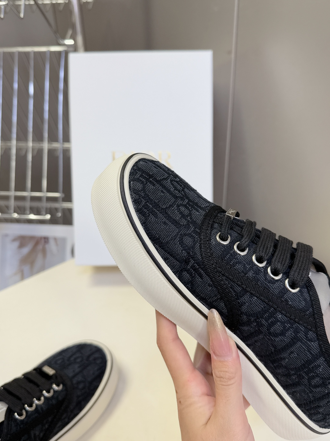 Dior迪奥2026春夏最新款Saltwind 系列复古老花蕾丝帆布鞋 超多明星网红种草 这款乔纳森·安