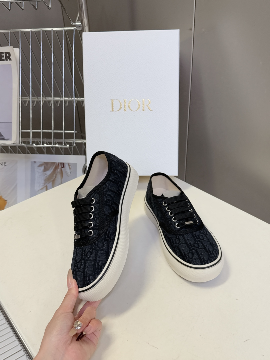 Dior迪奥2026春夏最新款Saltwind 系列复古老花蕾丝帆布鞋 超多明星网红种草 这款乔纳森·安