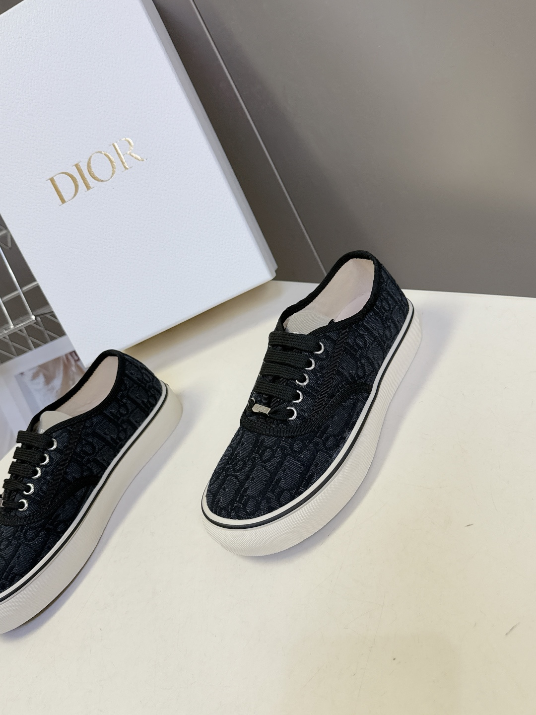 Dior迪奥2026春夏最新款Saltwind 系列复古老花蕾丝帆布鞋 超多明星网红种草 这款乔纳森·安