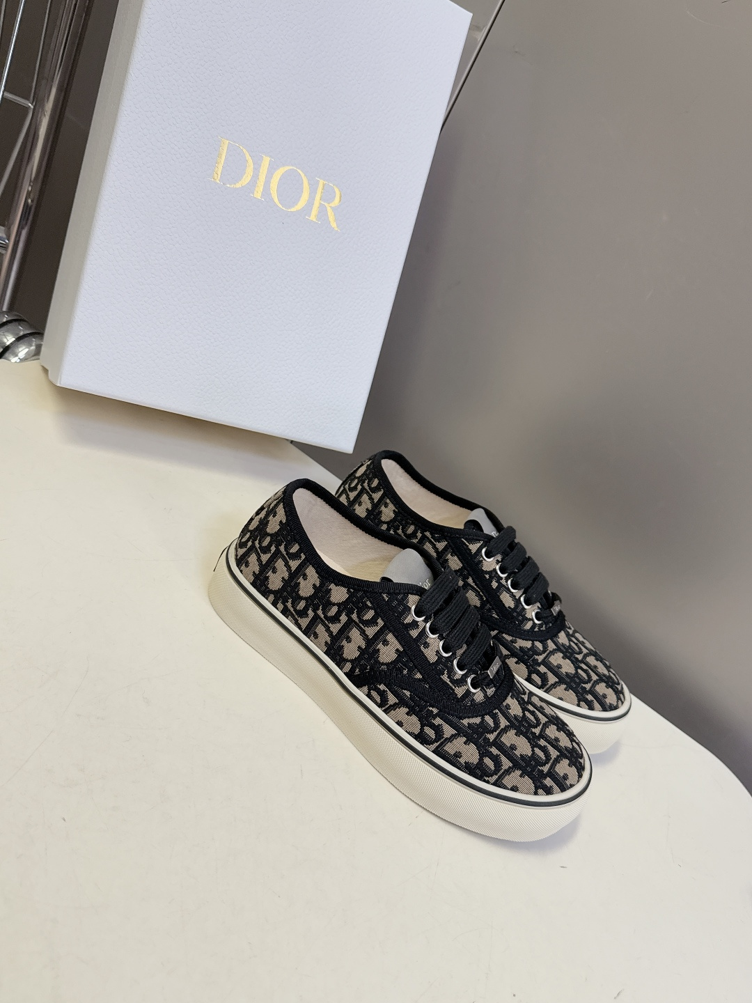 Dior迪奥2026春夏最新款Saltwind 系列复古老花蕾丝帆布鞋 超多明星网红种草 这款乔纳森·安