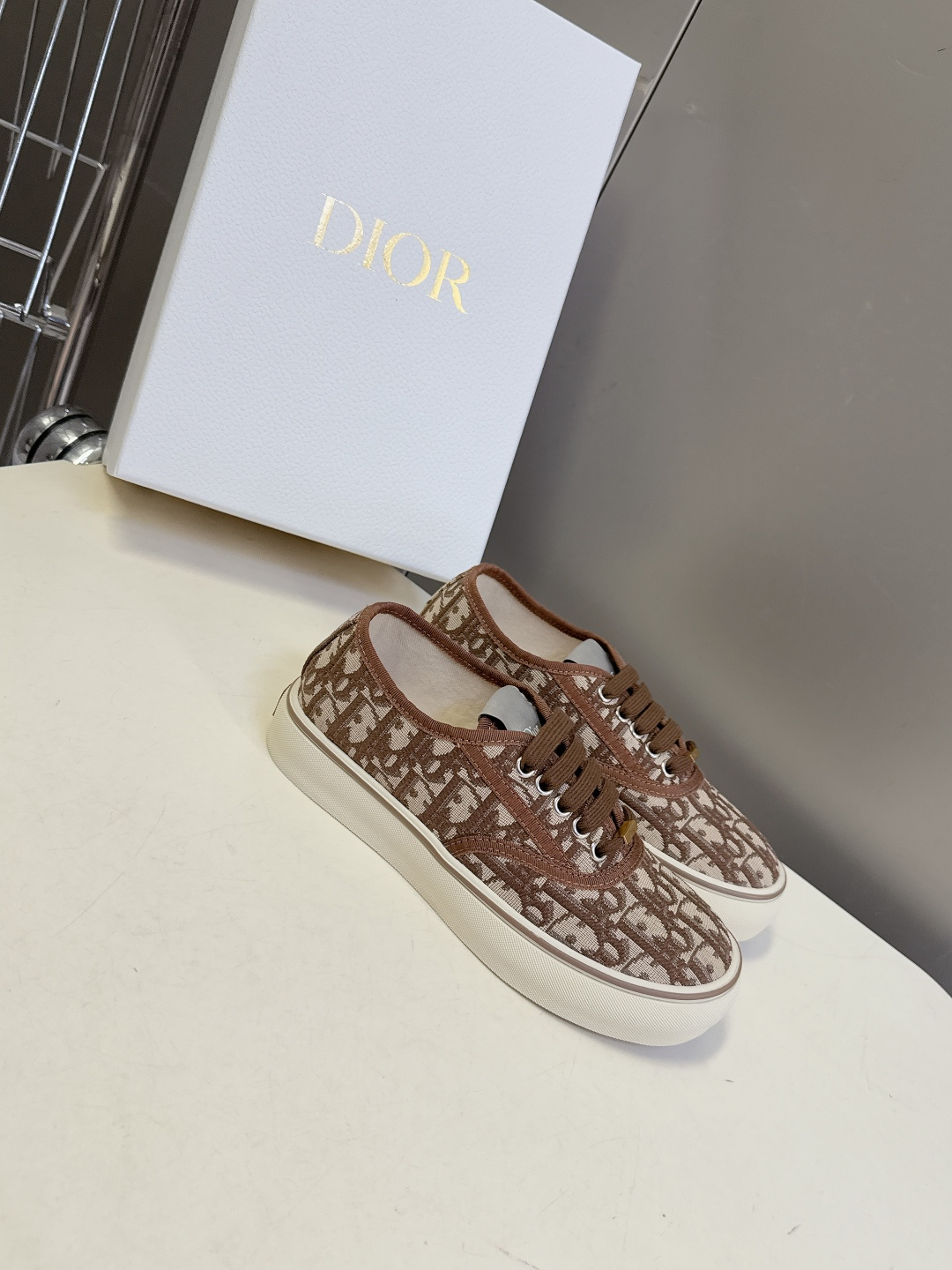 Dior迪奥2026春夏最新款Saltwind 系列复古老花蕾丝帆布鞋 超多明星网红种草 这款乔纳森·安