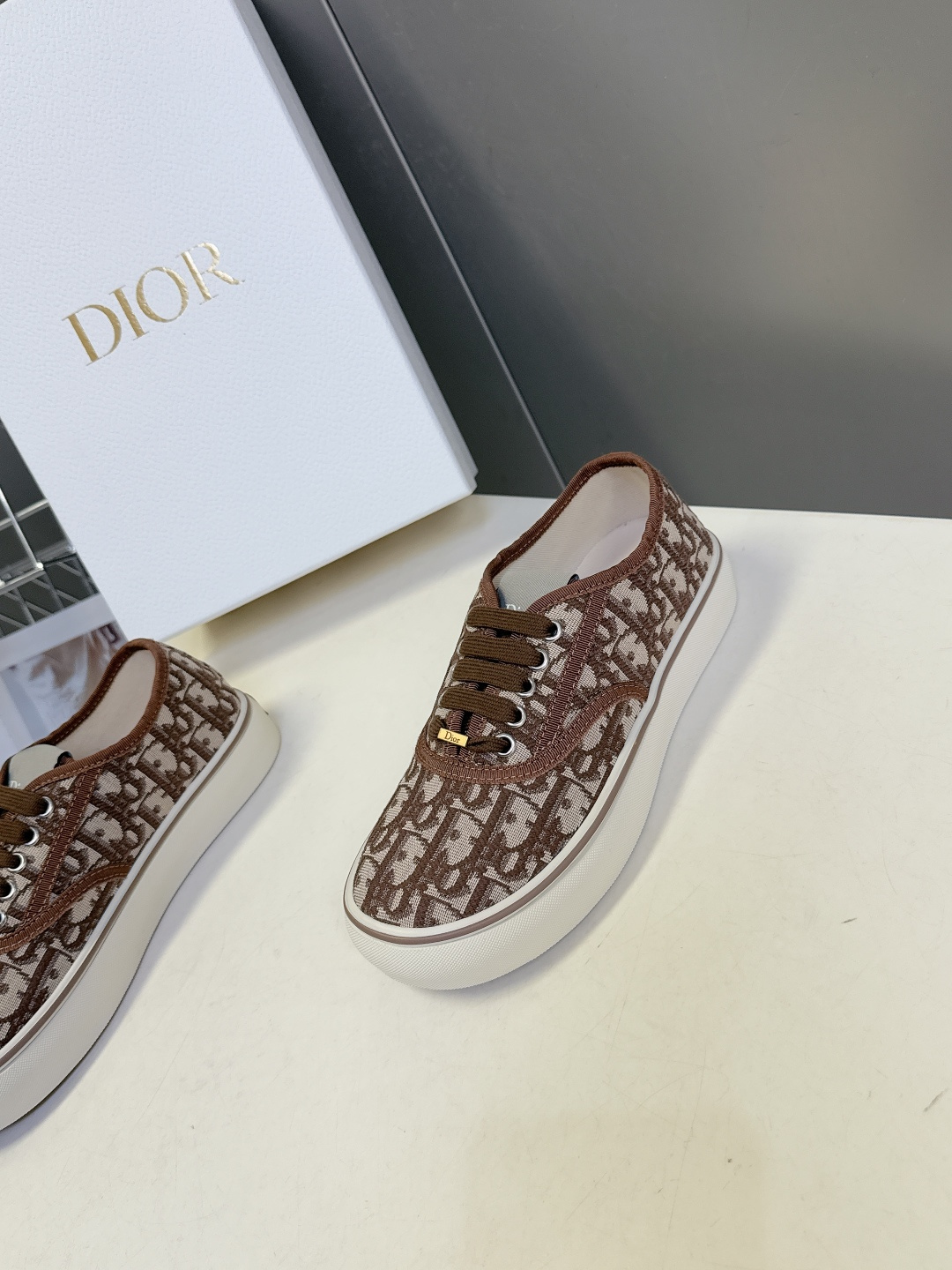 Dior迪奥2026春夏最新款Saltwind 系列复古老花蕾丝帆布鞋 超多明星网红种草 这款乔纳森·安