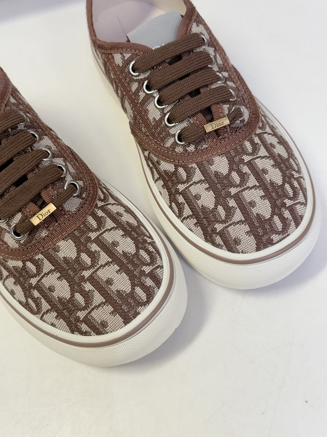 Dior迪奥2026春夏最新款Saltwind 系列复古老花蕾丝帆布鞋 超多明星网红种草 这款乔纳森·安