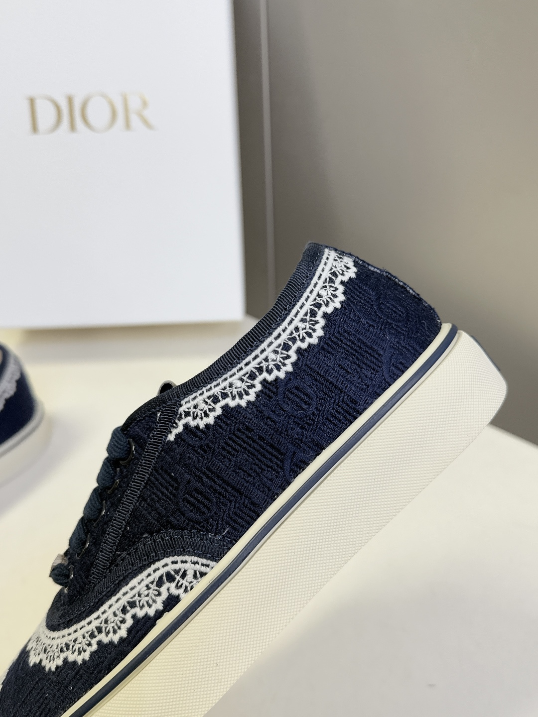 Dior迪奥2026春夏最新款Saltwind 系列复古老花蕾丝帆布鞋 超多明星网红种草 这款乔纳森·安