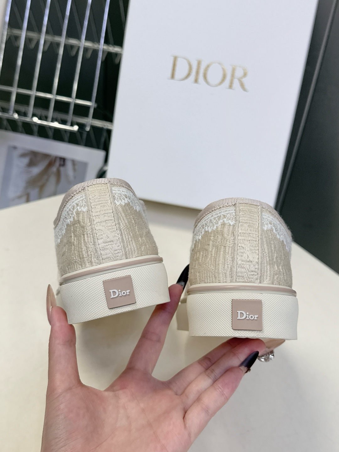 Dior迪奥2026春夏最新款Saltwind 系列复古老花蕾丝帆布鞋 超多明星网红种草 这款乔纳森·安