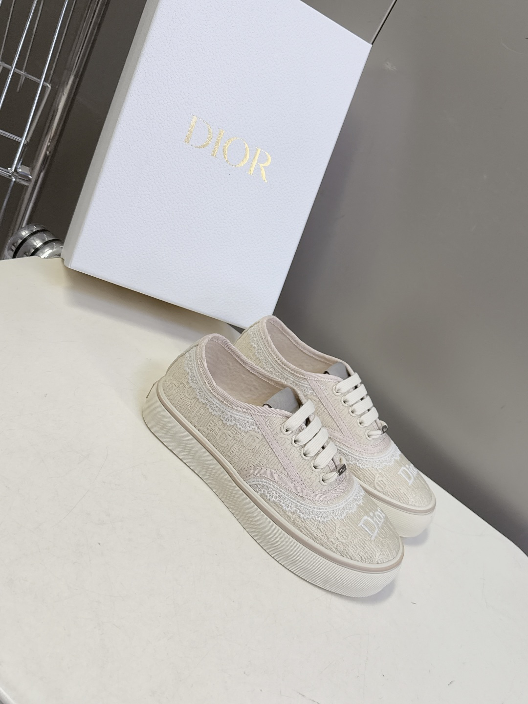 Dior迪奥2026春夏最新款Saltwind 系列复古老花蕾丝帆布鞋 超多明星网红种草 这款乔纳森·安
