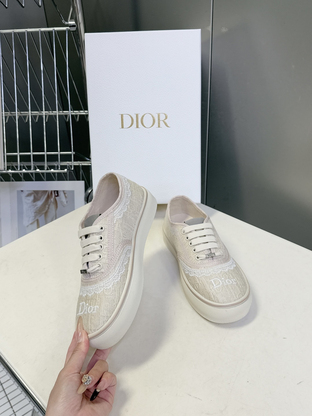 Dior迪奥2026春夏最新款Saltwind 系列复古老花蕾丝帆布鞋 超多明星网红种草 这款乔纳森·安