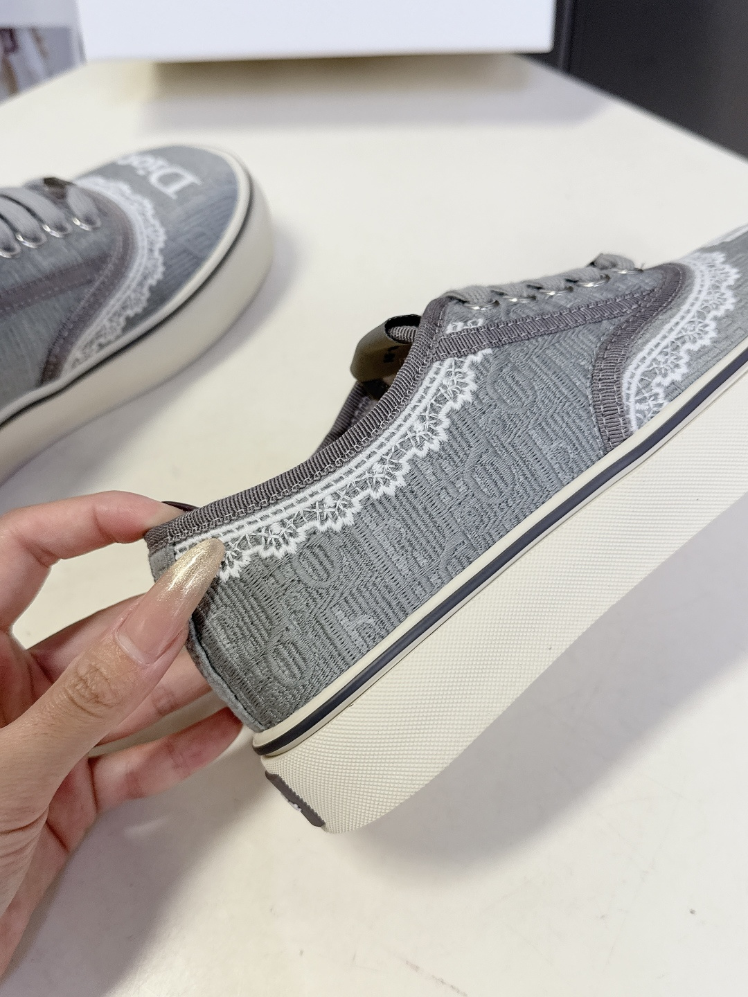 Dior迪奥2026春夏最新款Saltwind 系列复古老花蕾丝帆布鞋 超多明星网红种草 这款乔纳森·安