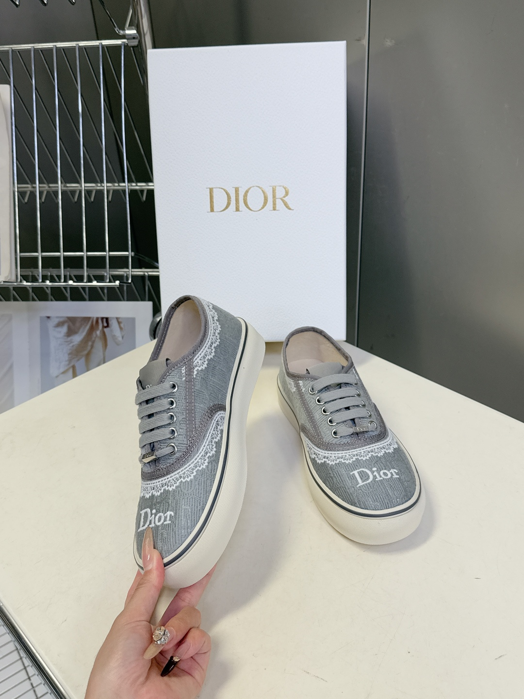 Dior迪奥2026春夏最新款Saltwind 系列复古老花蕾丝帆布鞋 超多明星网红种草 这款乔纳森·安