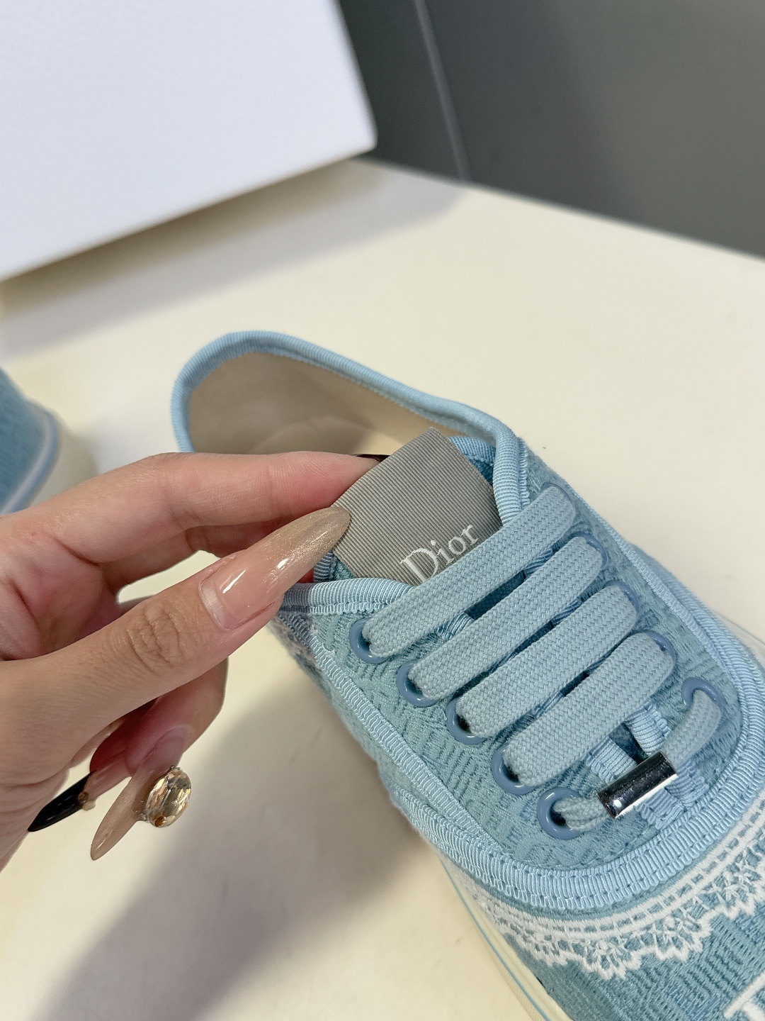 Dior迪奥2026春夏最新款Saltwind 系列复古老花蕾丝帆布鞋 超多明星网红种草 这款乔纳森·安