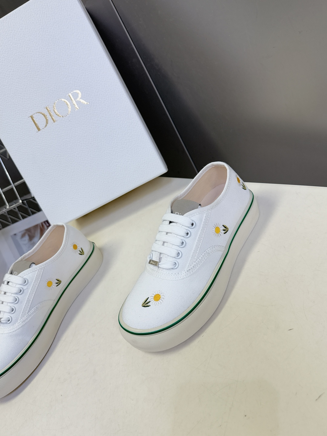 Dior迪奥2026春夏最新款Saltwind 系列复古老花蕾丝帆布鞋 超多明星网红种草 这款乔纳森·安