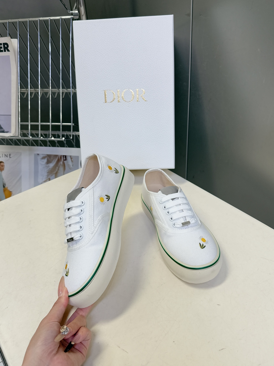 Dior迪奥2026春夏最新款Saltwind 系列复古老花蕾丝帆布鞋 超多明星网红种草 这款乔纳森·安