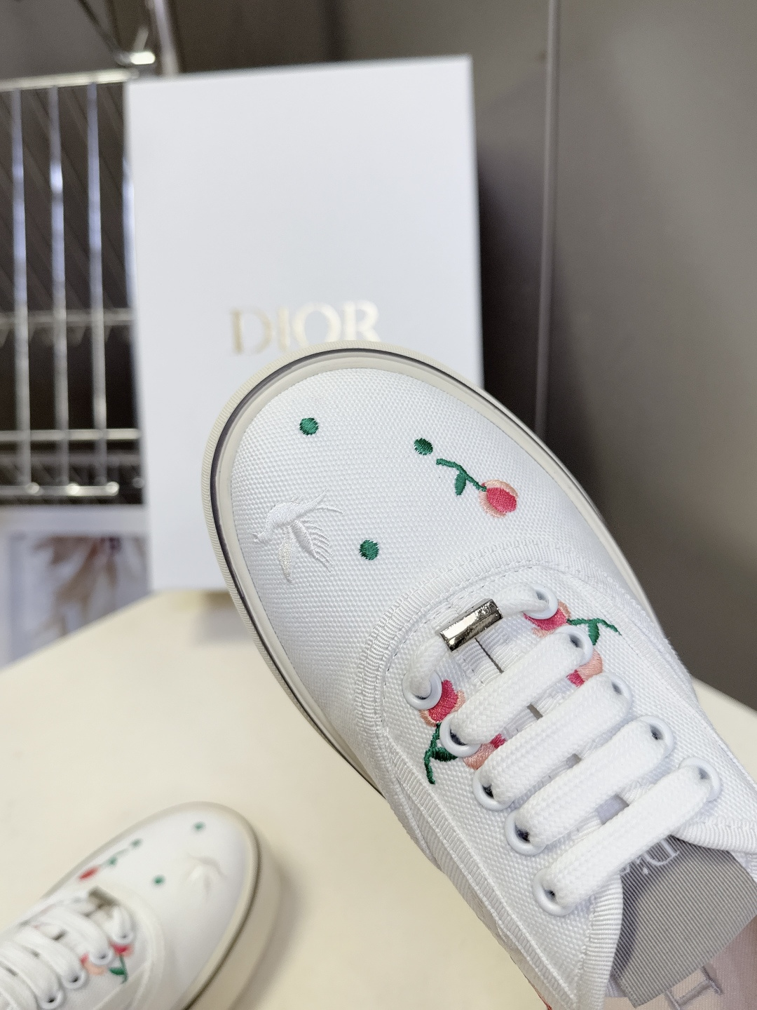 Dior迪奥2026春夏最新款Saltwind 系列复古老花蕾丝帆布鞋 超多明星网红种草 这款乔纳森·安