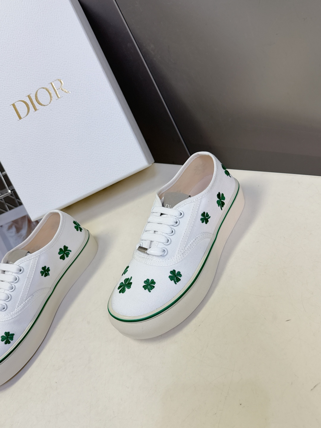 Dior迪奥2026春夏最新款Saltwind 系列复古老花蕾丝帆布鞋 超多明星网红种草 这款乔纳森·安