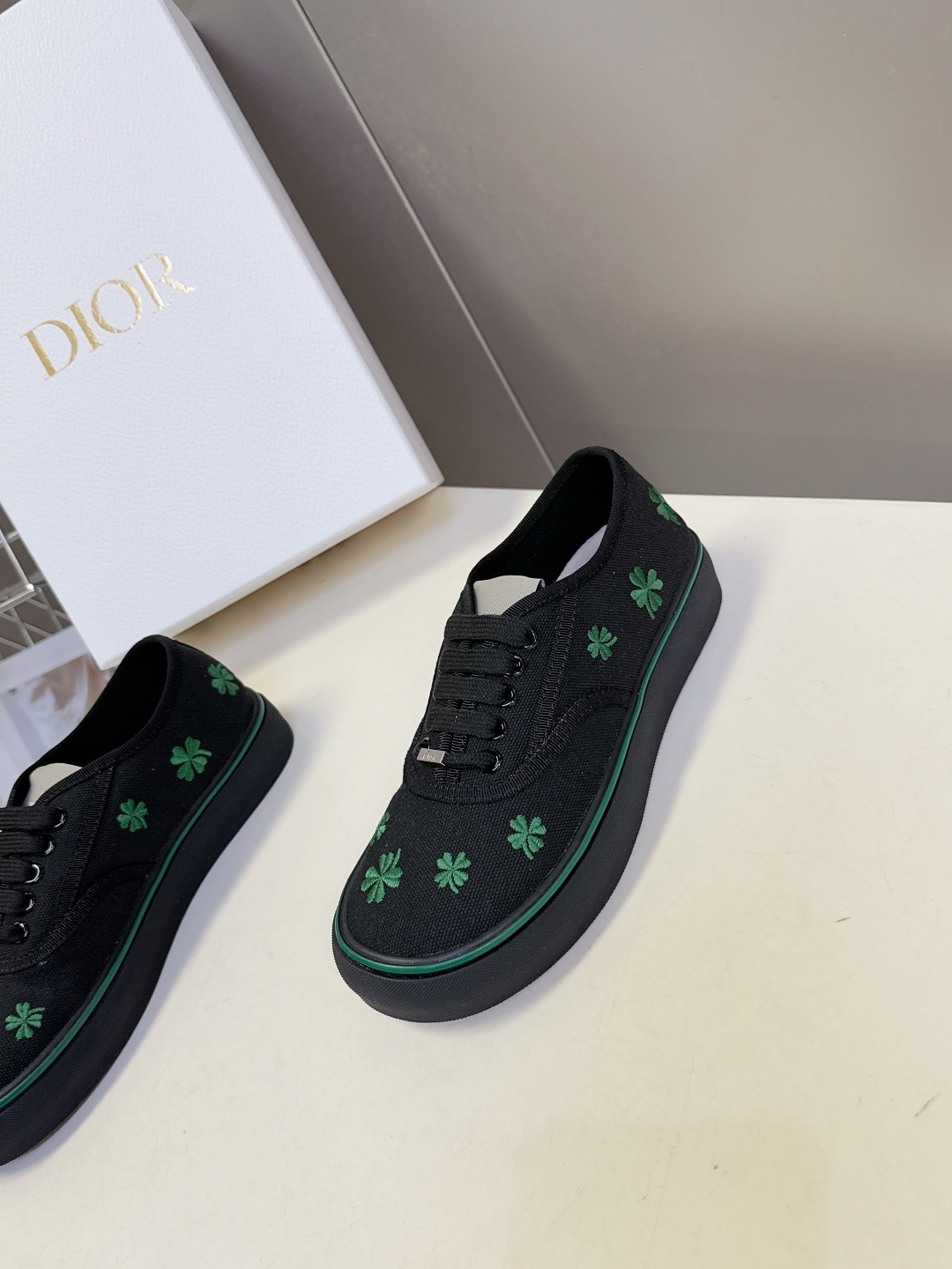 Dior迪奥2026春夏最新款Saltwind 系列复古老花蕾丝帆布鞋 超多明星网红种草 这款乔纳森·安