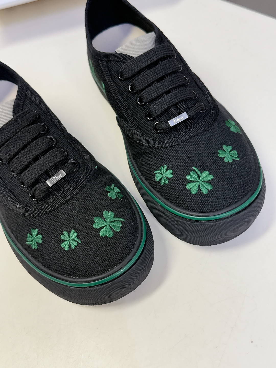 Dior迪奥2026春夏最新款Saltwind 系列复古老花蕾丝帆布鞋 超多明星网红种草 这款乔纳森·安