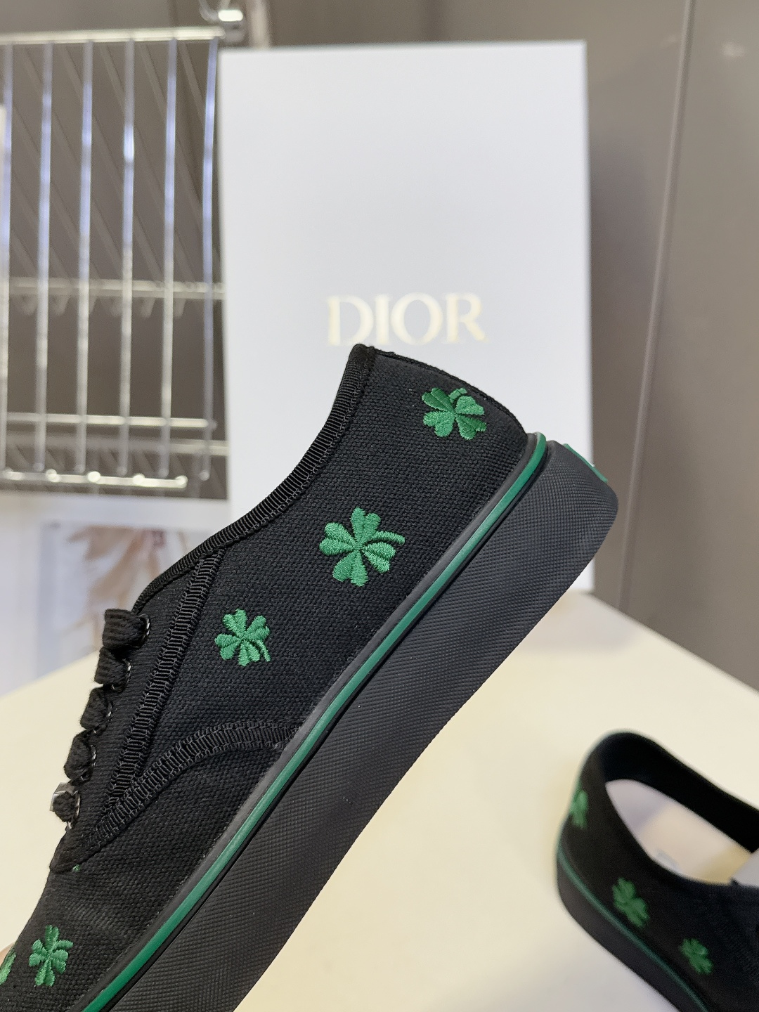 Dior迪奥2026春夏最新款Saltwind 系列复古老花蕾丝帆布鞋 超多明星网红种草 这款乔纳森·安