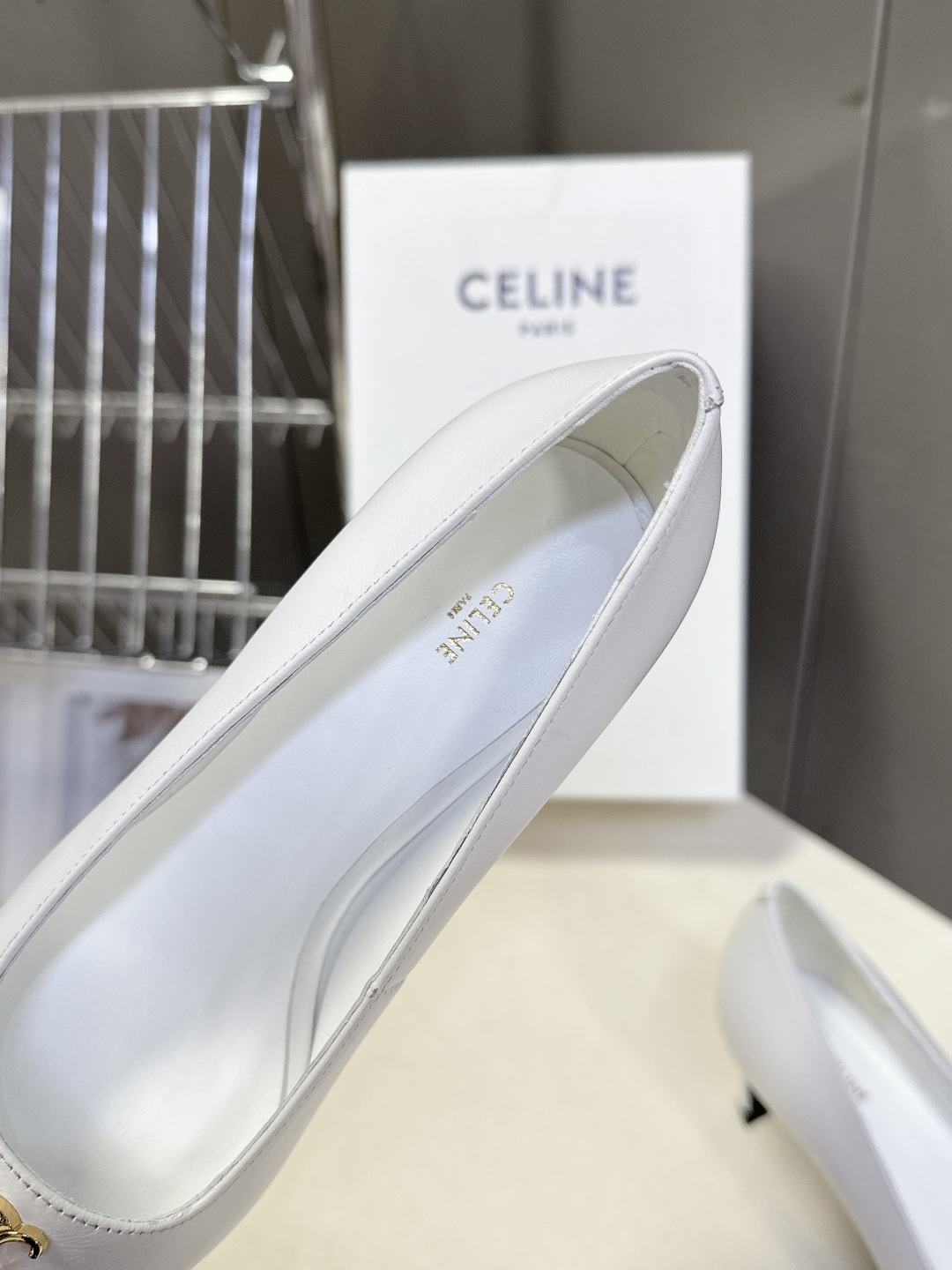 CELINE思琳2026春夏最新凯旋门走秀款 时装鞋 超多网红时尚博主种草 高级感舒适，配女神们的半身裙