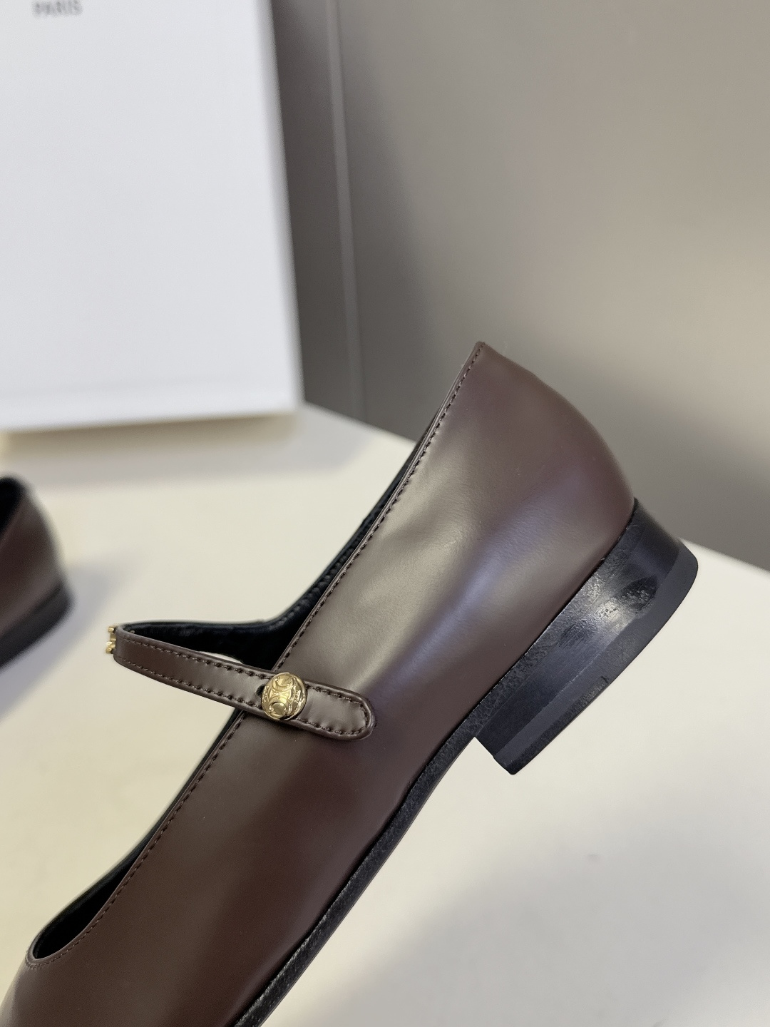 CELINE思琳2026春夏最新款代购级别 玛丽珍鞋 超多明星网红种草 春夏新品凯旋门复古玛丽珍鞋 简约