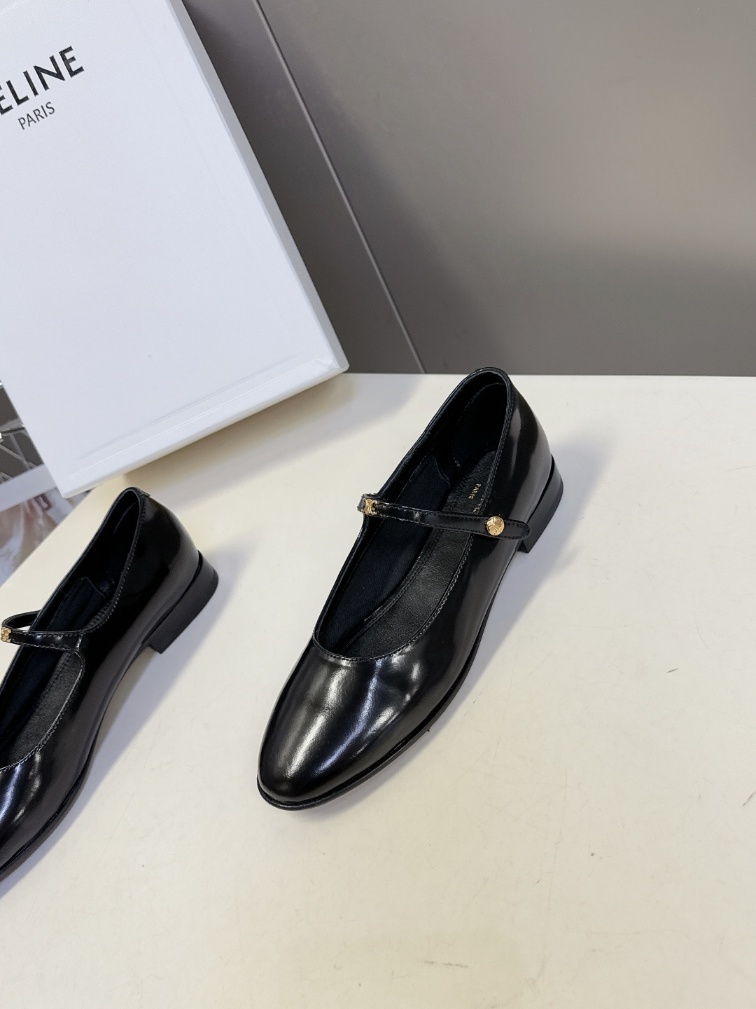 CELINE思琳2026春夏最新款代购级别 玛丽珍鞋 超多明星网红种草 春夏新品凯旋门复古玛丽珍鞋 简约