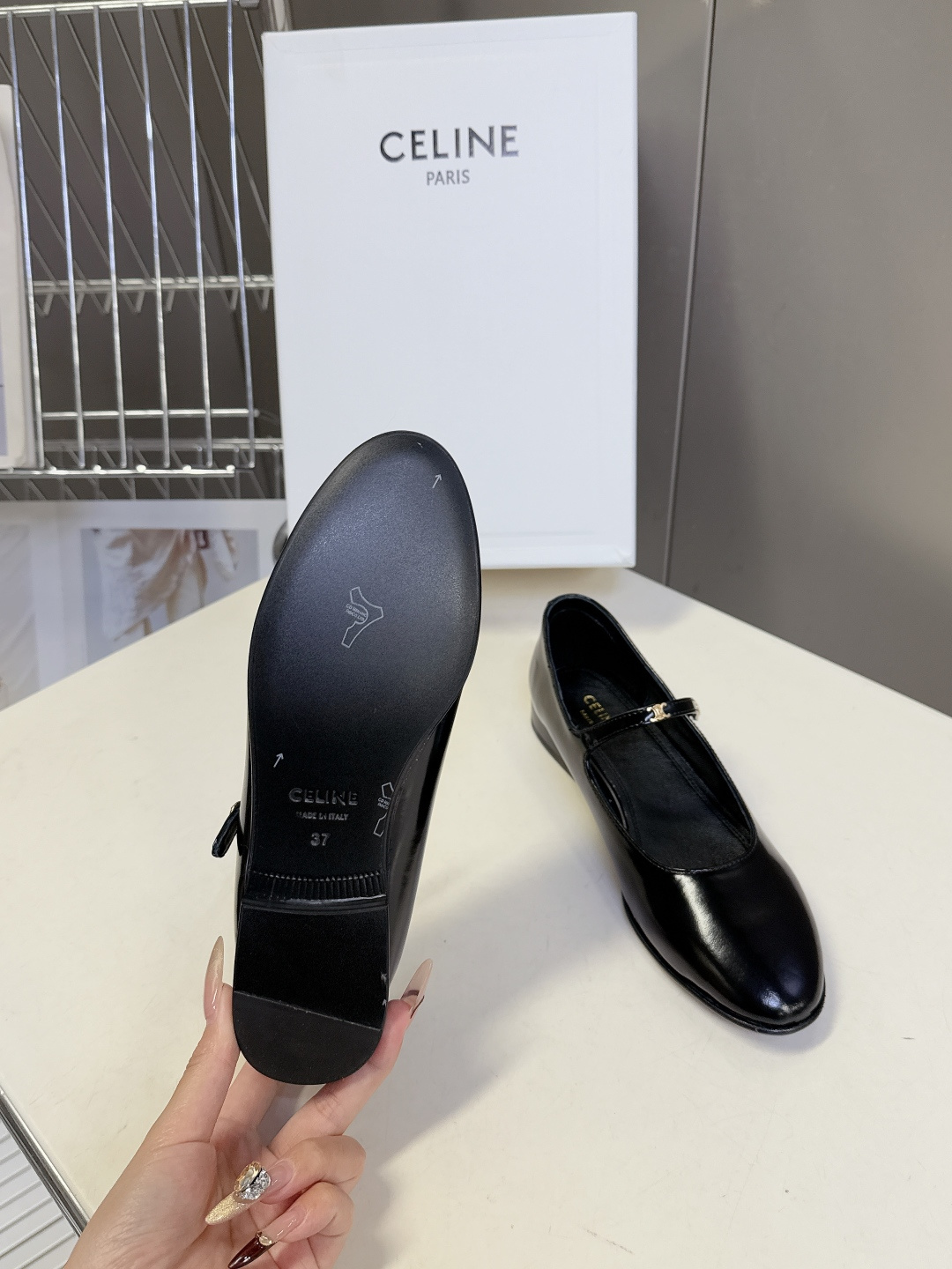 CELINE思琳2026春夏最新款代购级别 玛丽珍鞋 超多明星网红种草 春夏新品凯旋门复古玛丽珍鞋 简约