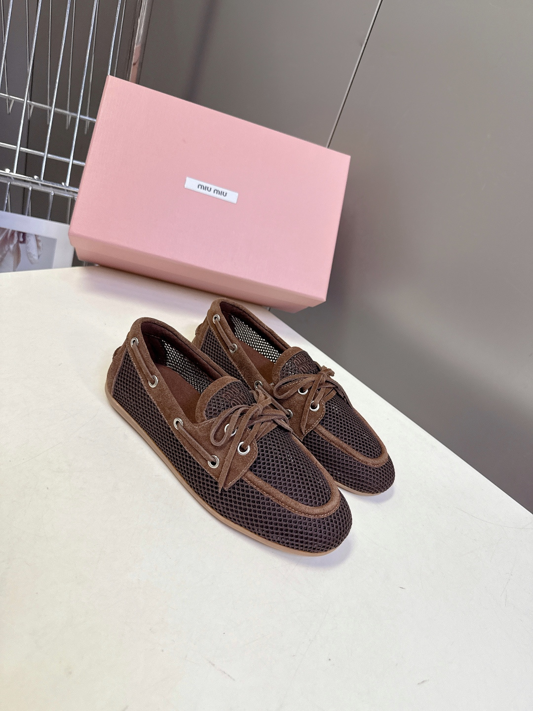 MiuMiu缪缪2026春夏最新款 豆豆鞋 超多明星网红种草 非常火的薄底设计元素 简简单单的设计 mi