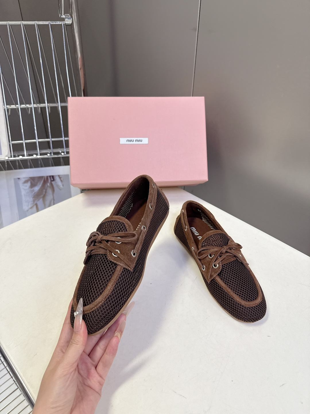 MiuMiu缪缪2026春夏最新款 豆豆鞋 超多明星网红种草 非常火的薄底设计元素 简简单单的设计 mi