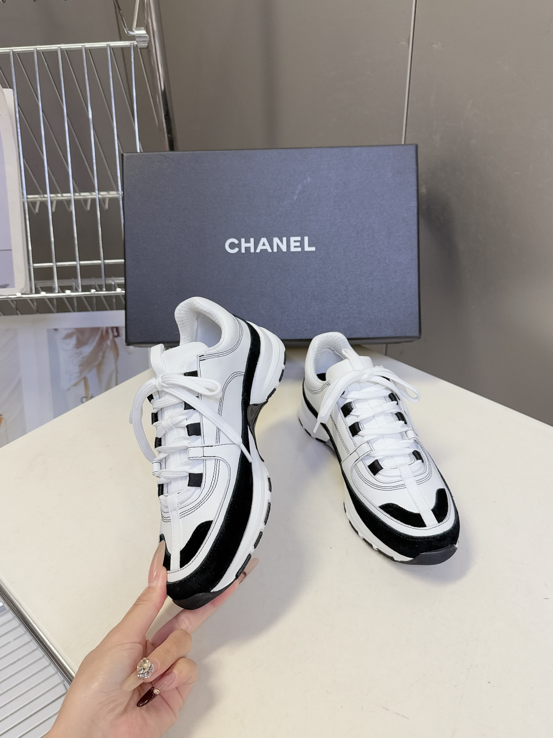 CHANEL香奈儿最新款双C休闲鞋 运动鞋 超多明星时尚博主种草 超级推荐这一季的运动鞋真的绝美啊 实在