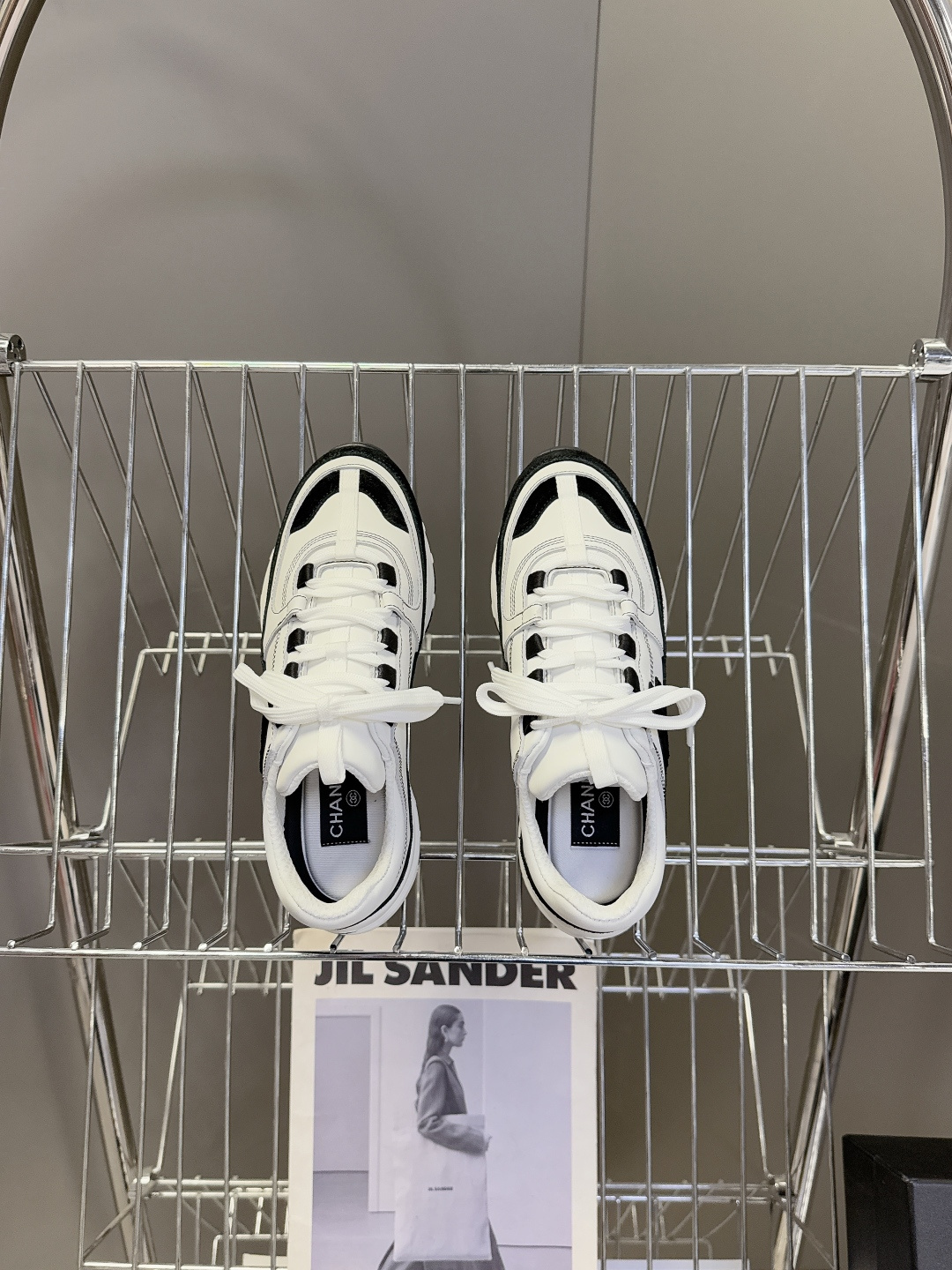 CHANEL香奈儿最新款双C休闲鞋 运动鞋 超多明星时尚博主种草 超级推荐这一季的运动鞋真的绝美啊 实在
