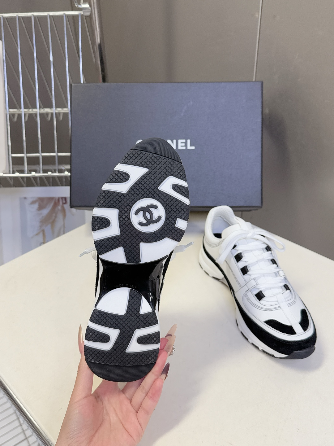 CHANEL香奈儿最新款双C休闲鞋 运动鞋 超多明星时尚博主种草 超级推荐这一季的运动鞋真的绝美啊 实在