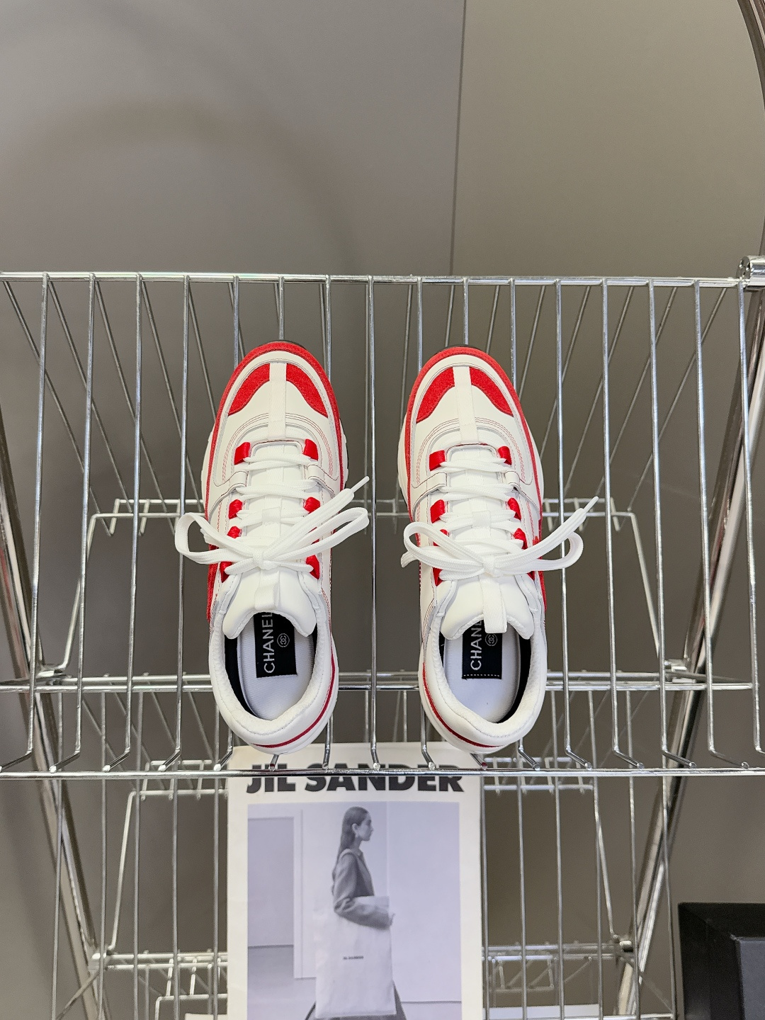 CHANEL香奈儿最新款双C休闲鞋 运动鞋 超多明星时尚博主种草 超级推荐这一季的运动鞋真的绝美啊 实在