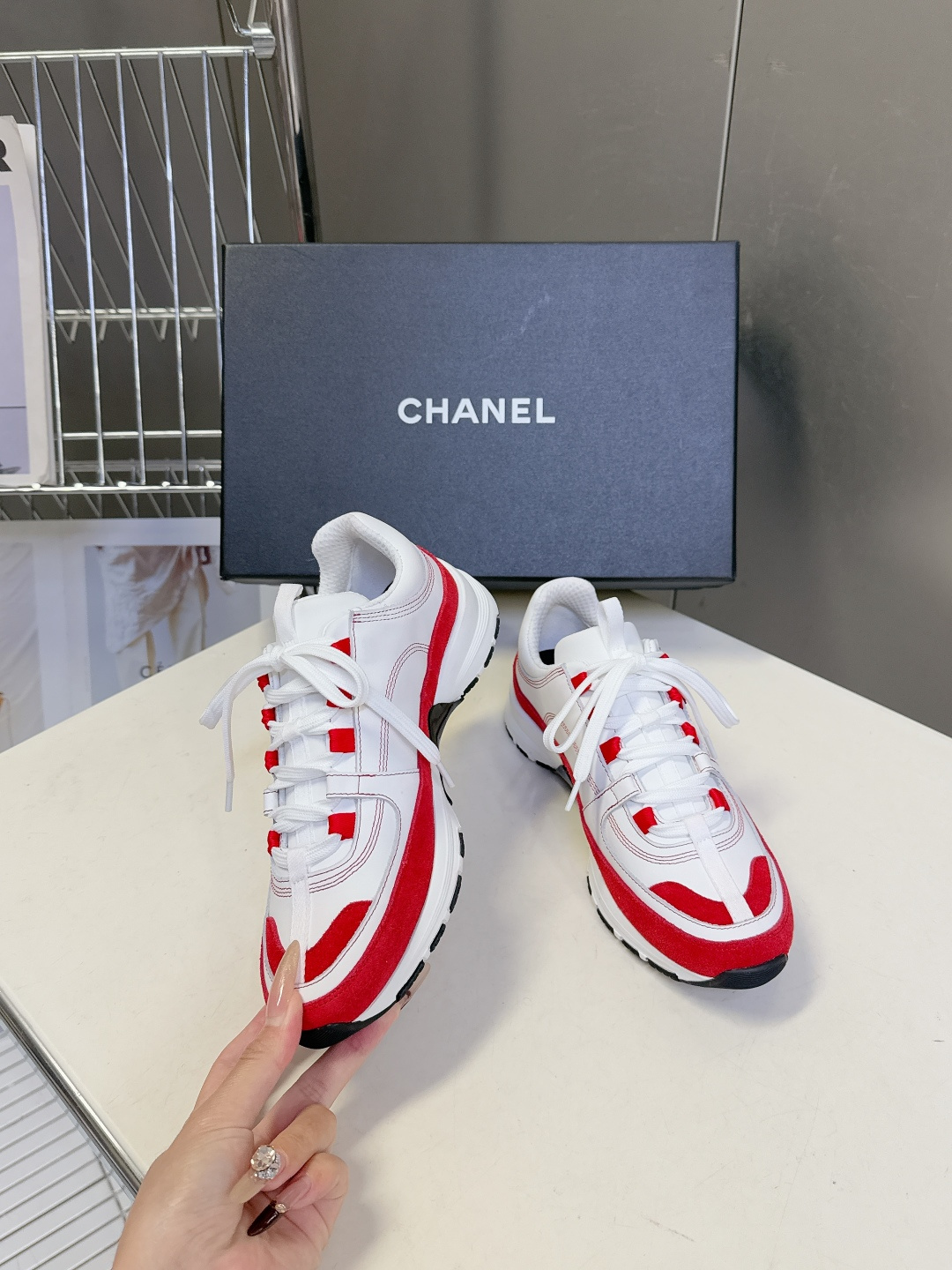 CHANEL香奈儿最新款双C休闲鞋 运动鞋 超多明星时尚博主种草 超级推荐这一季的运动鞋真的绝美啊 实在