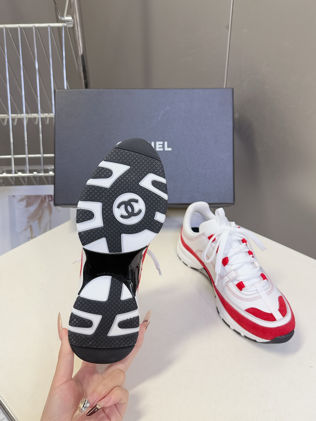CHANEL香奈儿最新款双C休闲鞋 运动鞋 超多明星时尚博主种草 超级推荐这一季的运动鞋真的绝美啊 实在