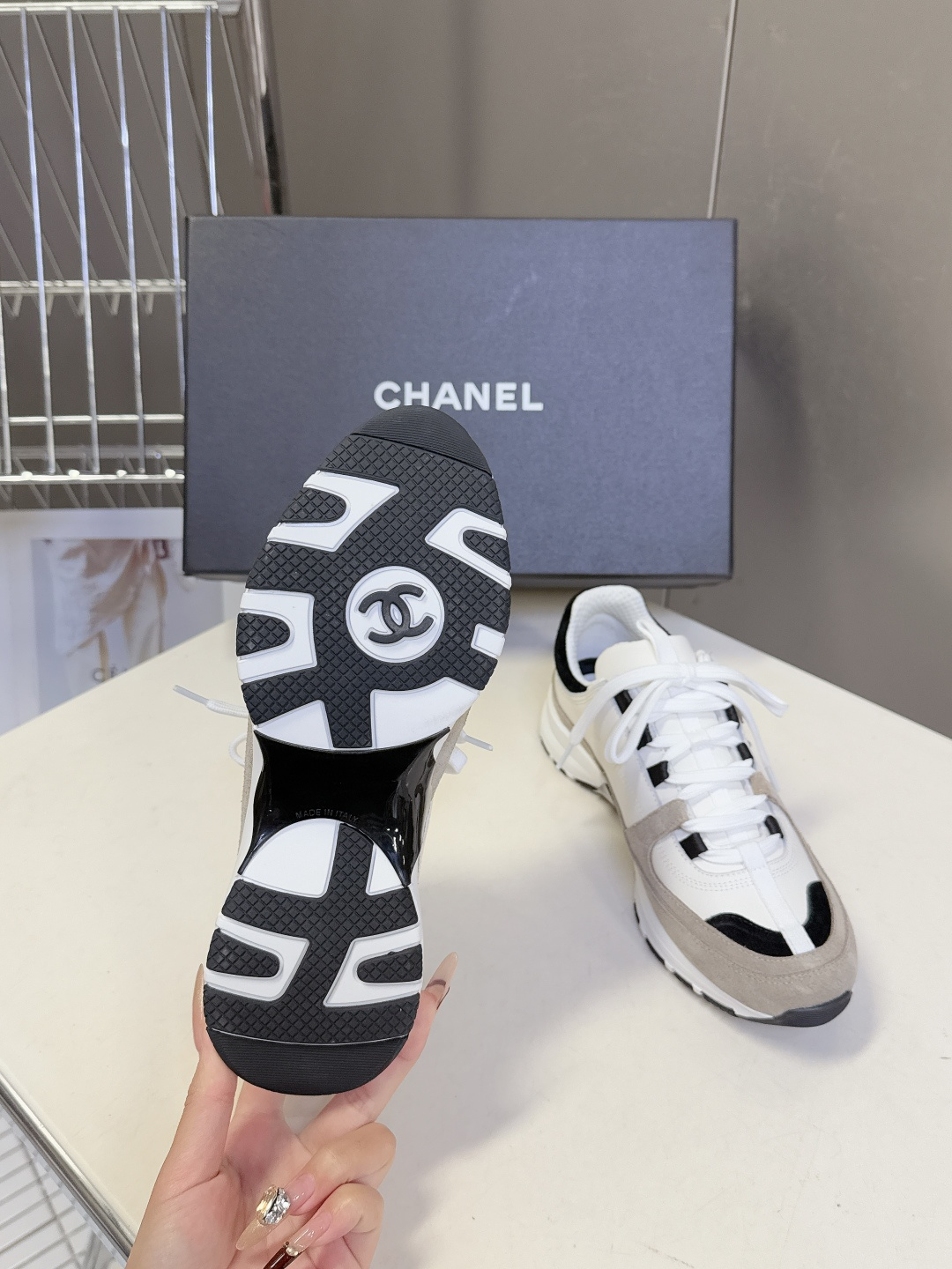 CHANEL香奈儿最新款双C休闲鞋 运动鞋 超多明星时尚博主种草 超级推荐这一季的运动鞋真的绝美啊 实在