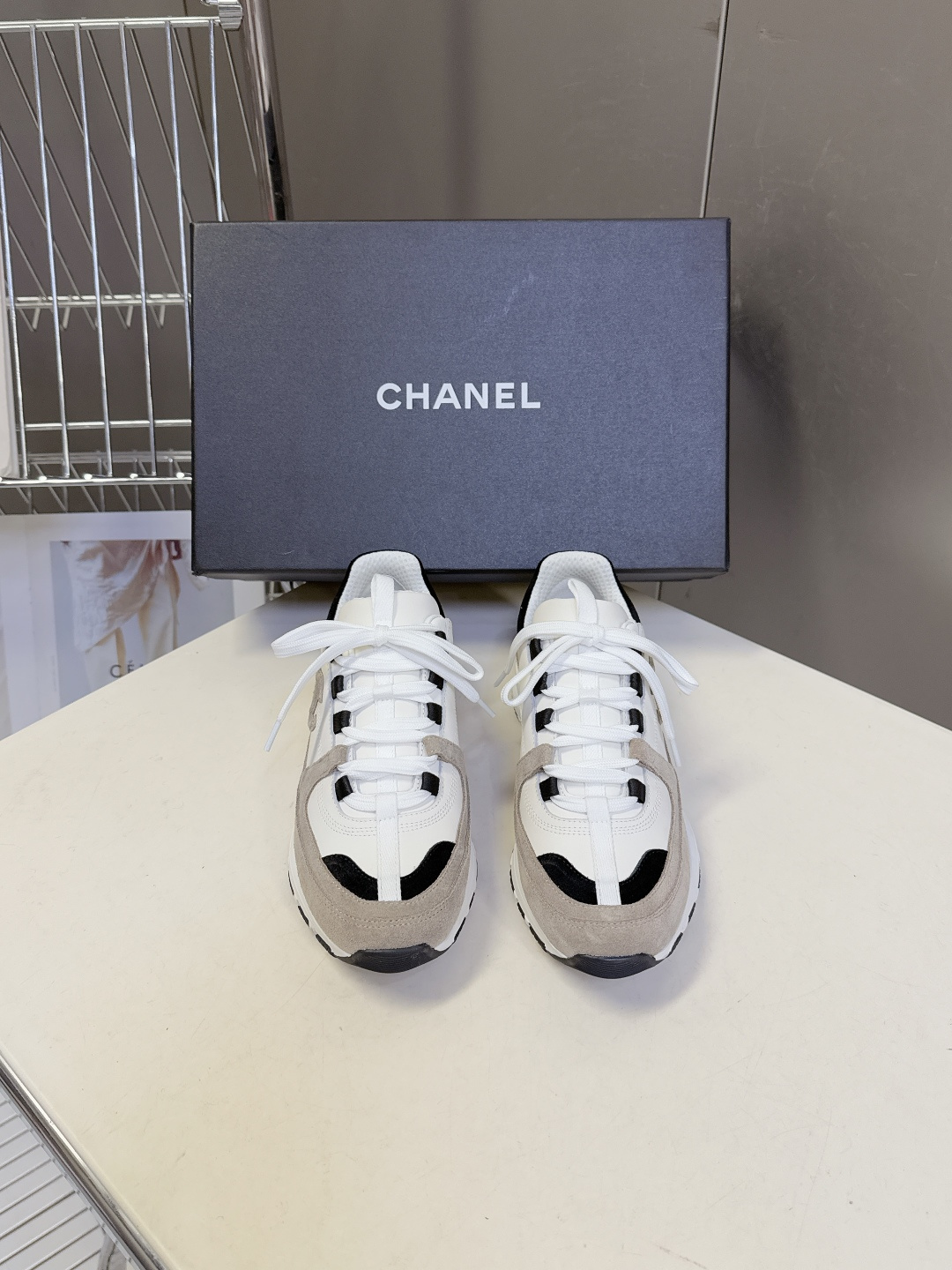 CHANEL香奈儿最新款双C休闲鞋 运动鞋 超多明星时尚博主种草 超级推荐这一季的运动鞋真的绝美啊 实在