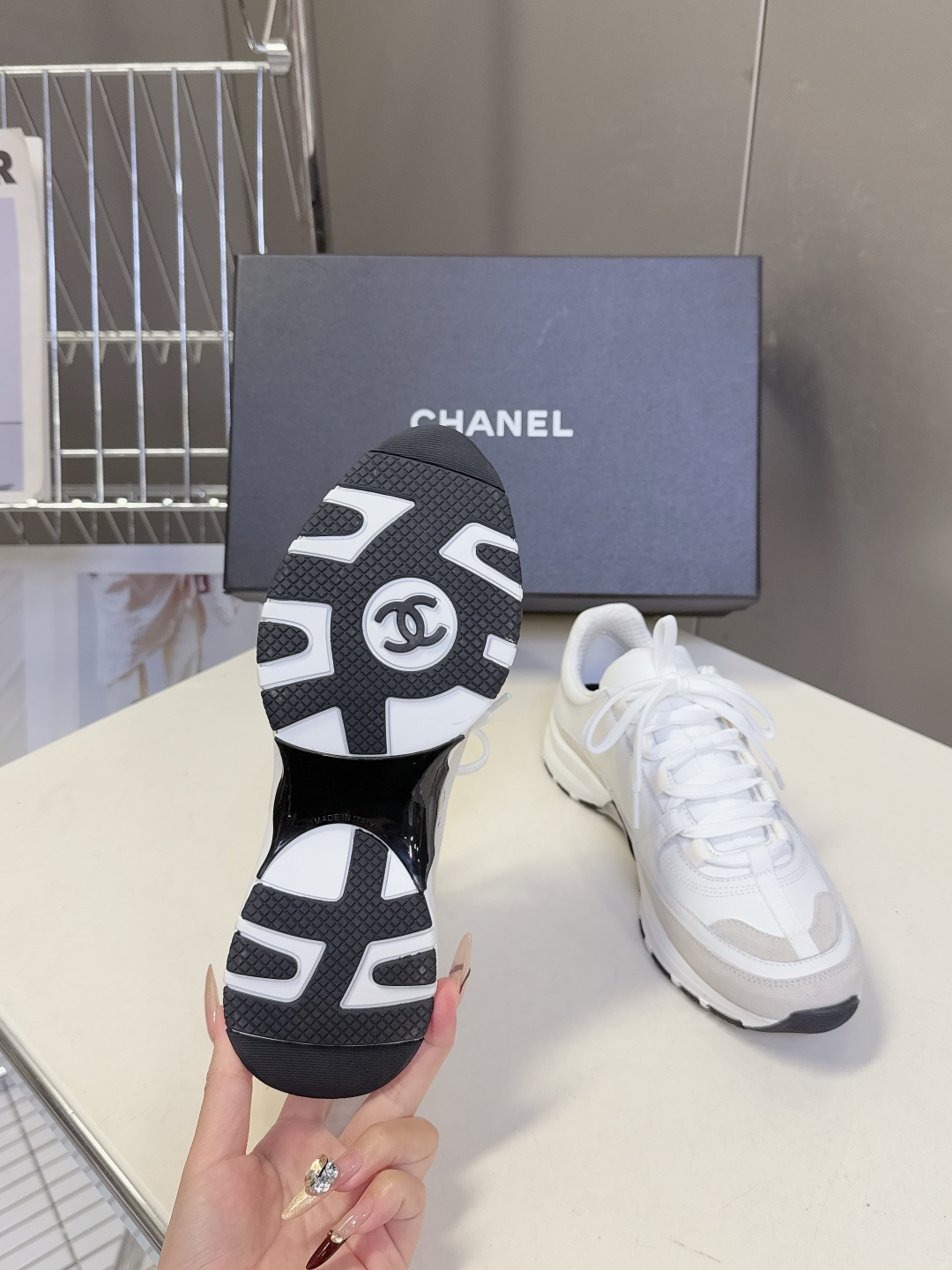 CHANEL香奈儿最新款双C休闲鞋 运动鞋 超多明星时尚博主种草 超级推荐这一季的运动鞋真的绝美啊 实在