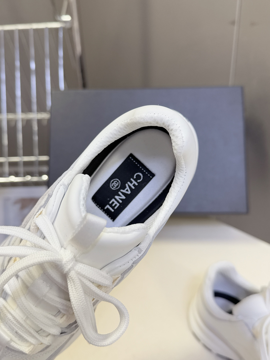 CHANEL香奈儿最新款双C休闲鞋 运动鞋 超多明星时尚博主种草 超级推荐这一季的运动鞋真的绝美啊 实在