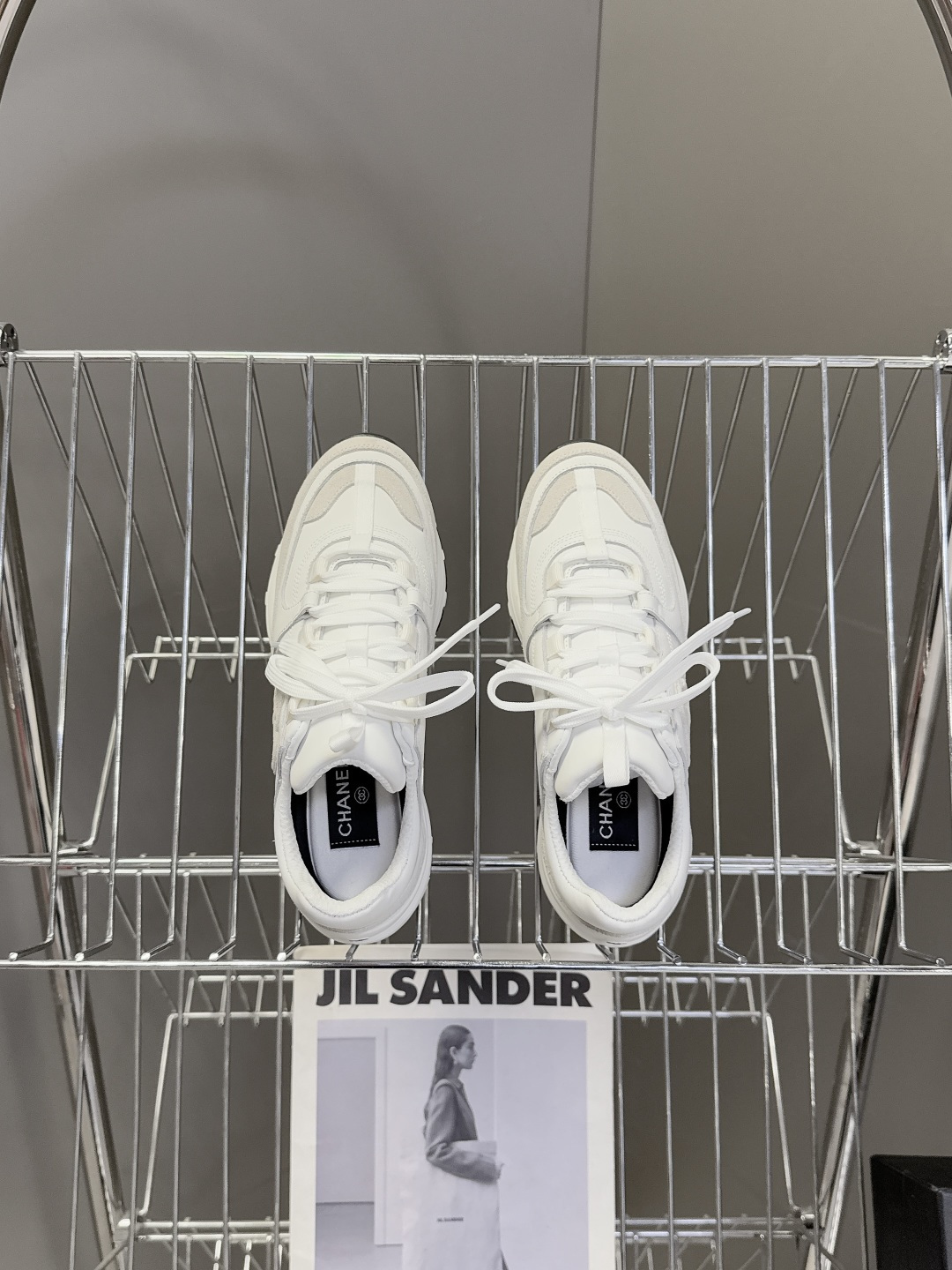 CHANEL香奈儿最新款双C休闲鞋 运动鞋 超多明星时尚博主种草 超级推荐这一季的运动鞋真的绝美啊 实在