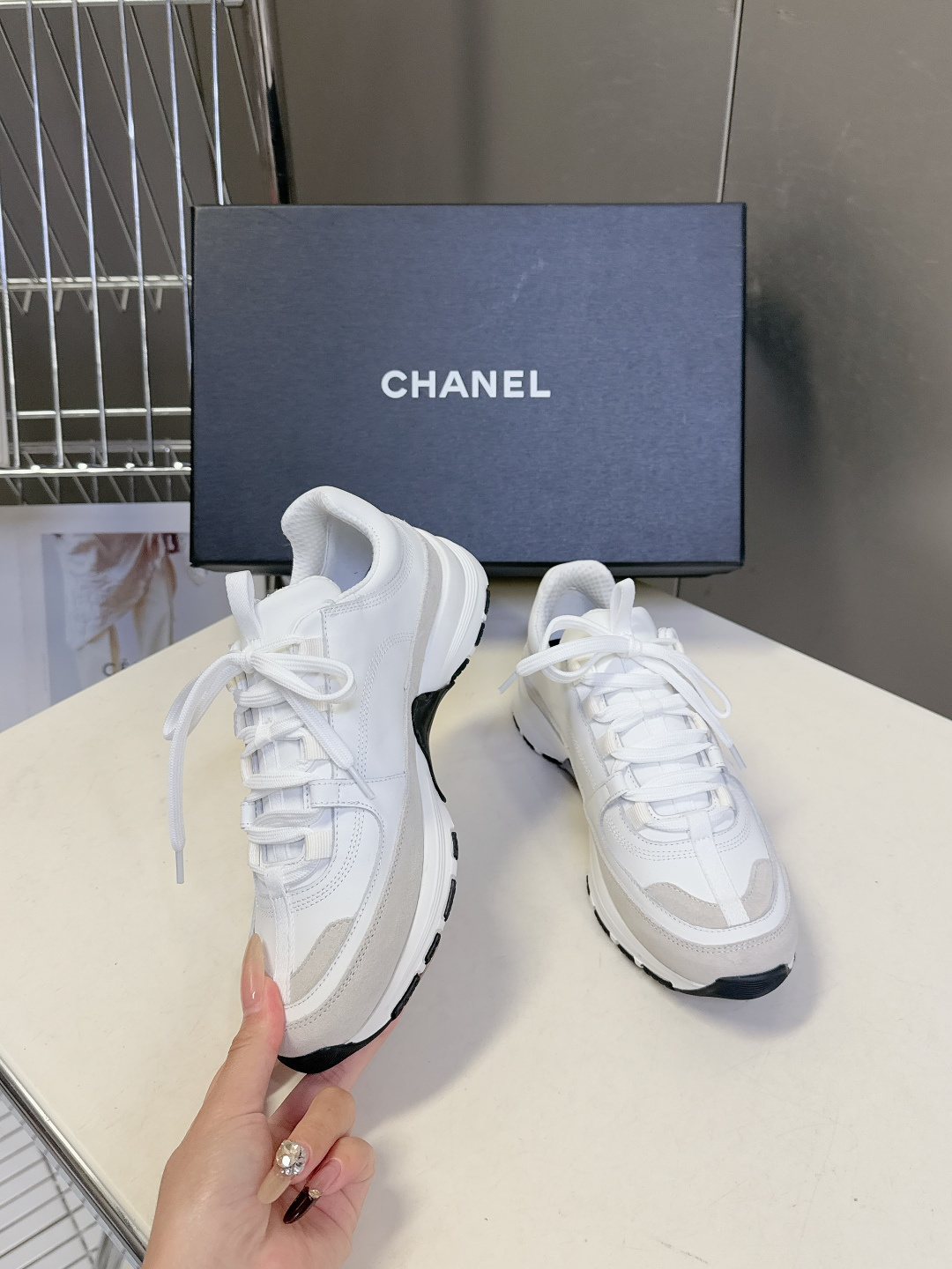 CHANEL香奈儿最新款双C休闲鞋 运动鞋 超多明星时尚博主种草 超级推荐这一季的运动鞋真的绝美啊 实在