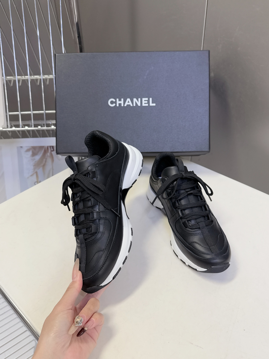 CHANEL香奈儿最新款双C休闲鞋 运动鞋 超多明星时尚博主种草 超级推荐这一季的运动鞋真的绝美啊 实在