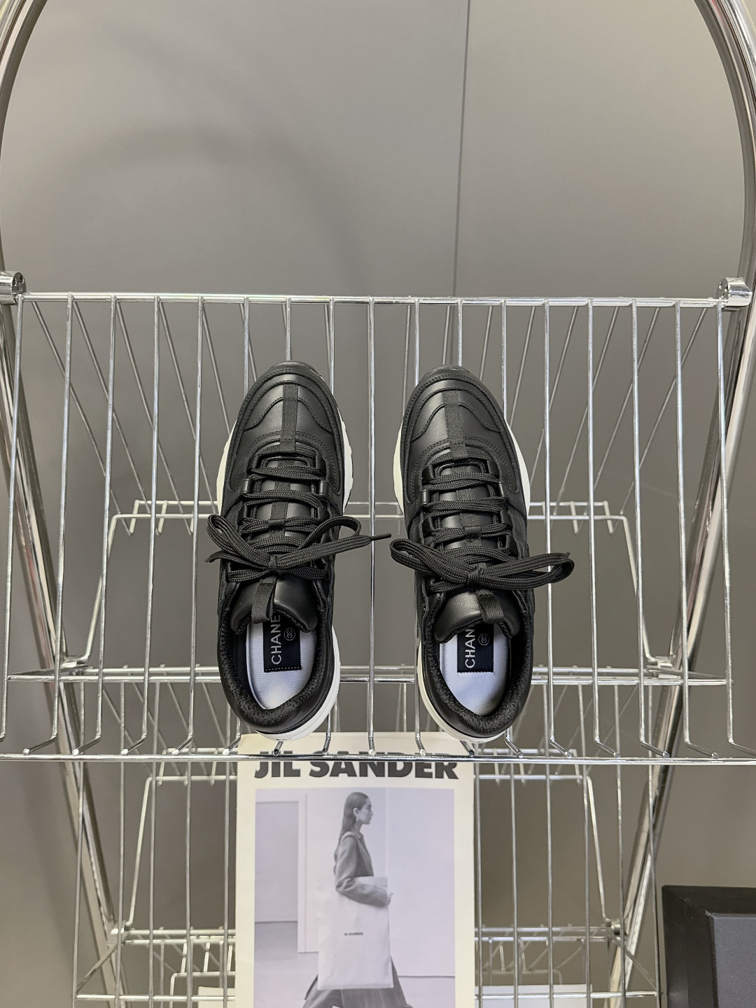 CHANEL香奈儿最新款双C休闲鞋 运动鞋 超多明星时尚博主种草 超级推荐这一季的运动鞋真的绝美啊 实在