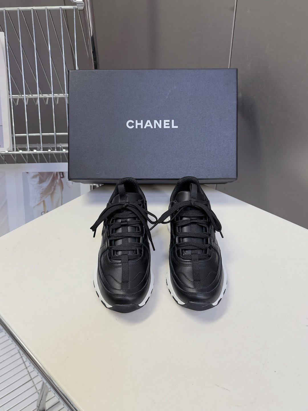 CHANEL香奈儿最新款双C休闲鞋 运动鞋 超多明星时尚博主种草 超级推荐这一季的运动鞋真的绝美啊 实在