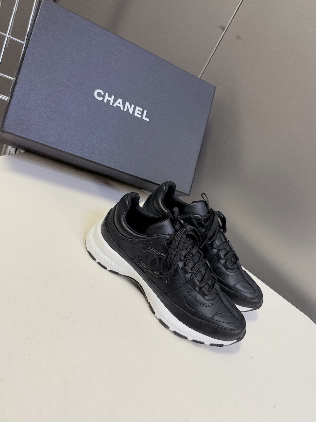 CHANEL香奈儿最新款双C休闲鞋 运动鞋 超多明星时尚博主种草 超级推荐这一季的运动鞋真的绝美啊 实在