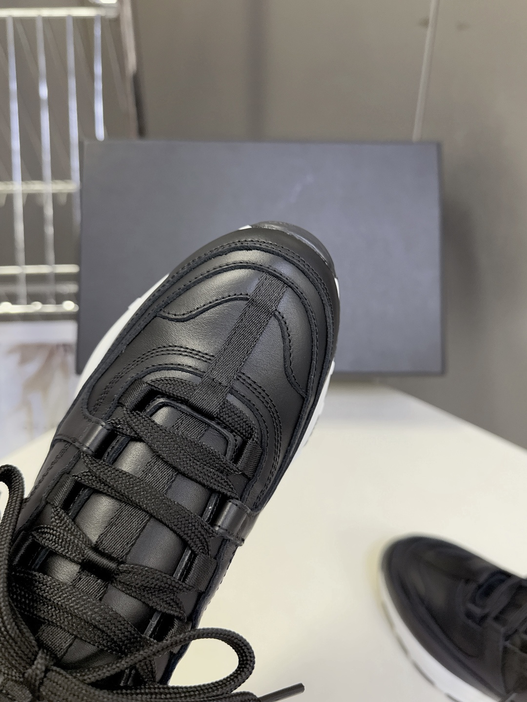 CHANEL香奈儿最新款双C休闲鞋 运动鞋 超多明星时尚博主种草 超级推荐这一季的运动鞋真的绝美啊 实在