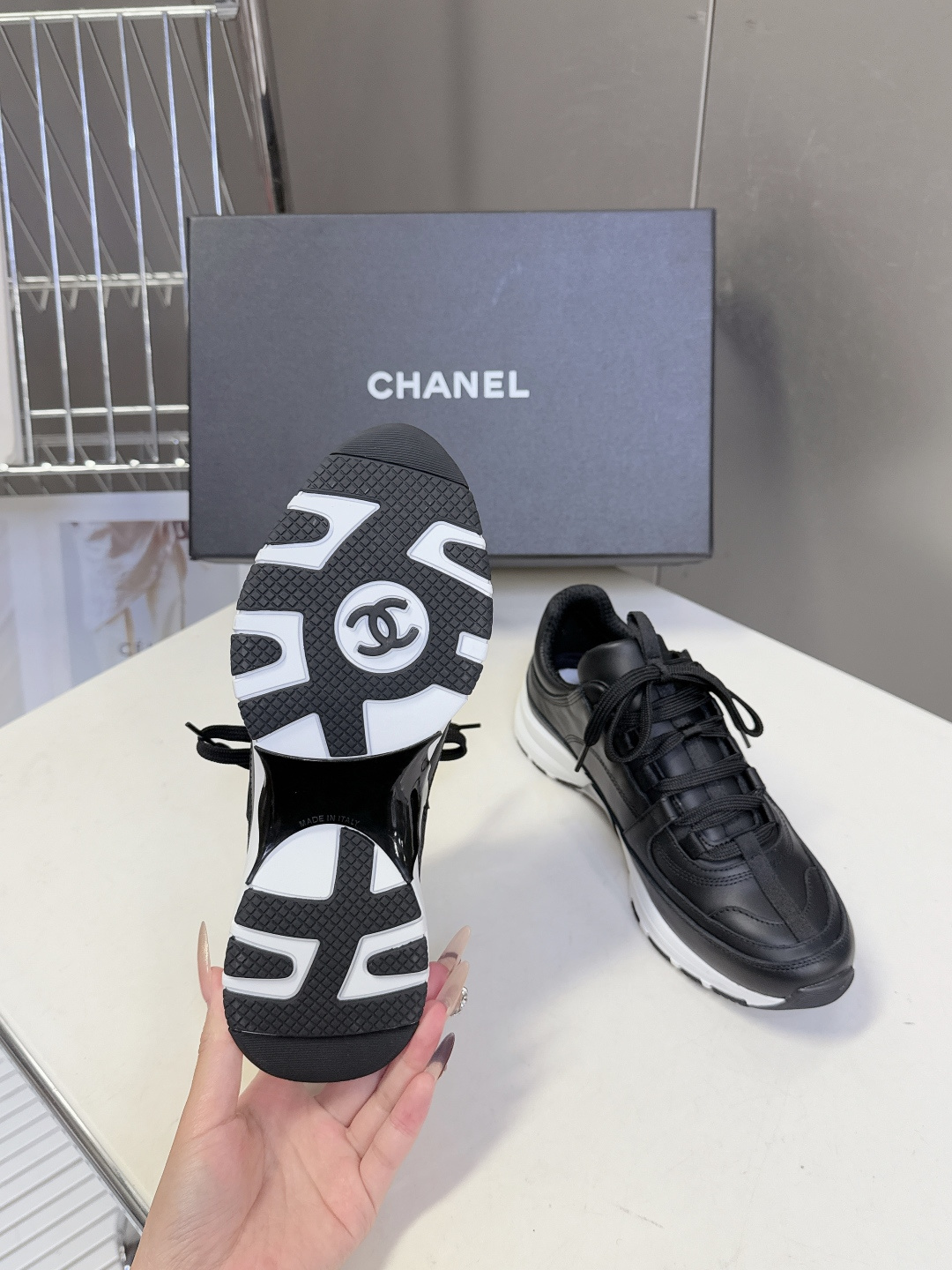 CHANEL香奈儿最新款双C休闲鞋 运动鞋 超多明星时尚博主种草 超级推荐这一季的运动鞋真的绝美啊 实在