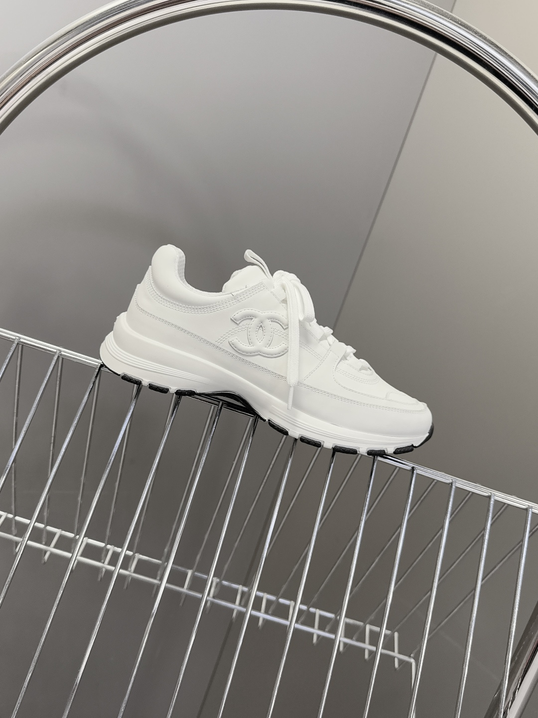 CHANEL香奈儿最新款双C休闲鞋 运动鞋 超多明星时尚博主种草 超级推荐这一季的运动鞋真的绝美啊 实在