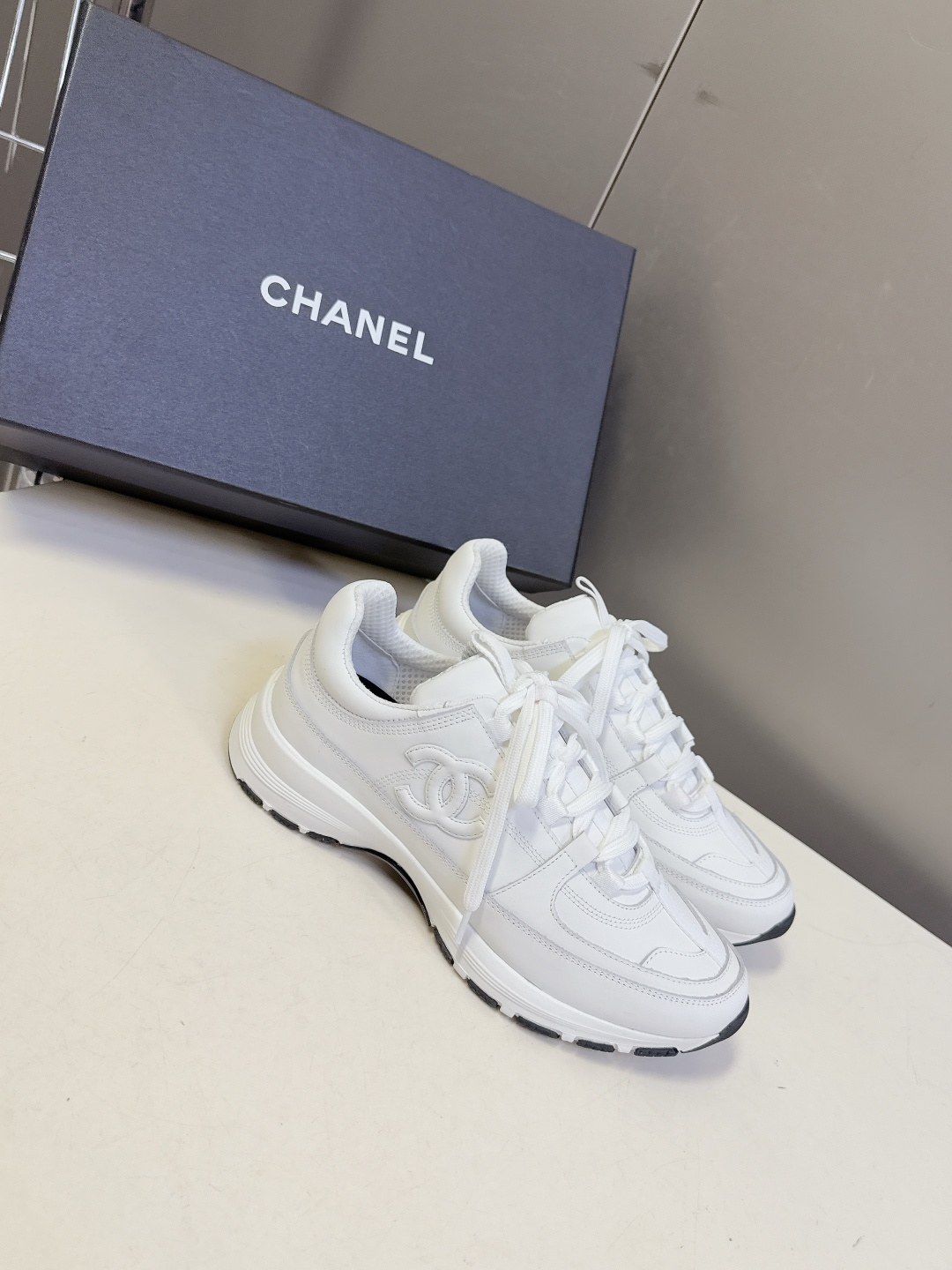 CHANEL香奈儿最新款双C休闲鞋 运动鞋 超多明星时尚博主种草 超级推荐这一季的运动鞋真的绝美啊 实在